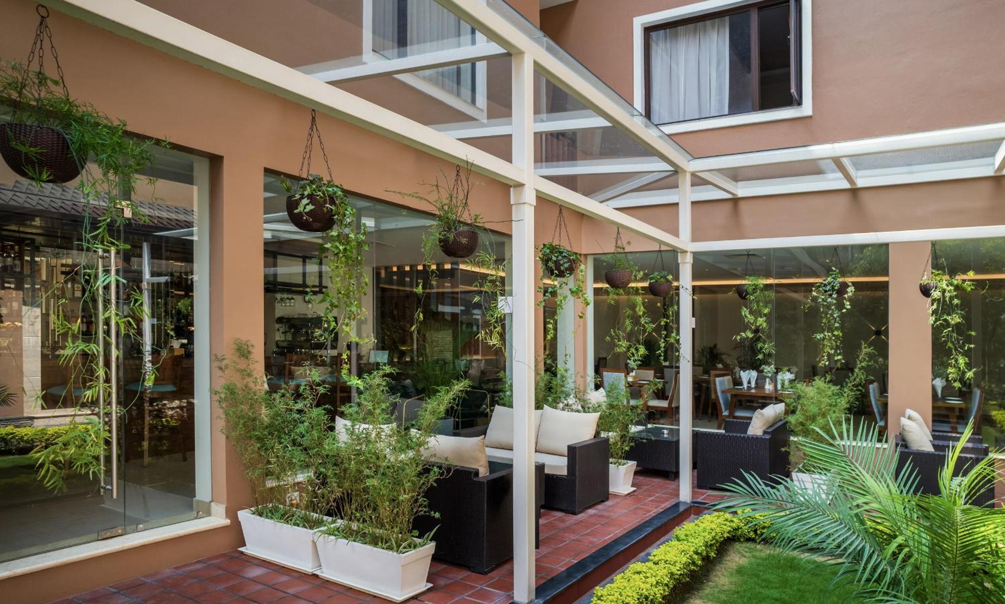 Hotel Thrive, A Tropical Courtyard Kathmandu Luaran gambar