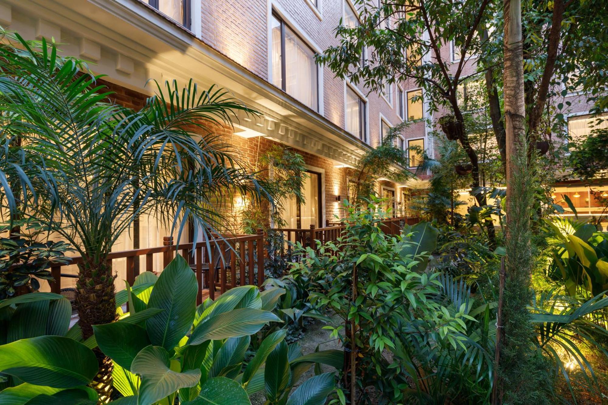 Hotel Thrive, A Tropical Courtyard Kathmandu Luaran gambar